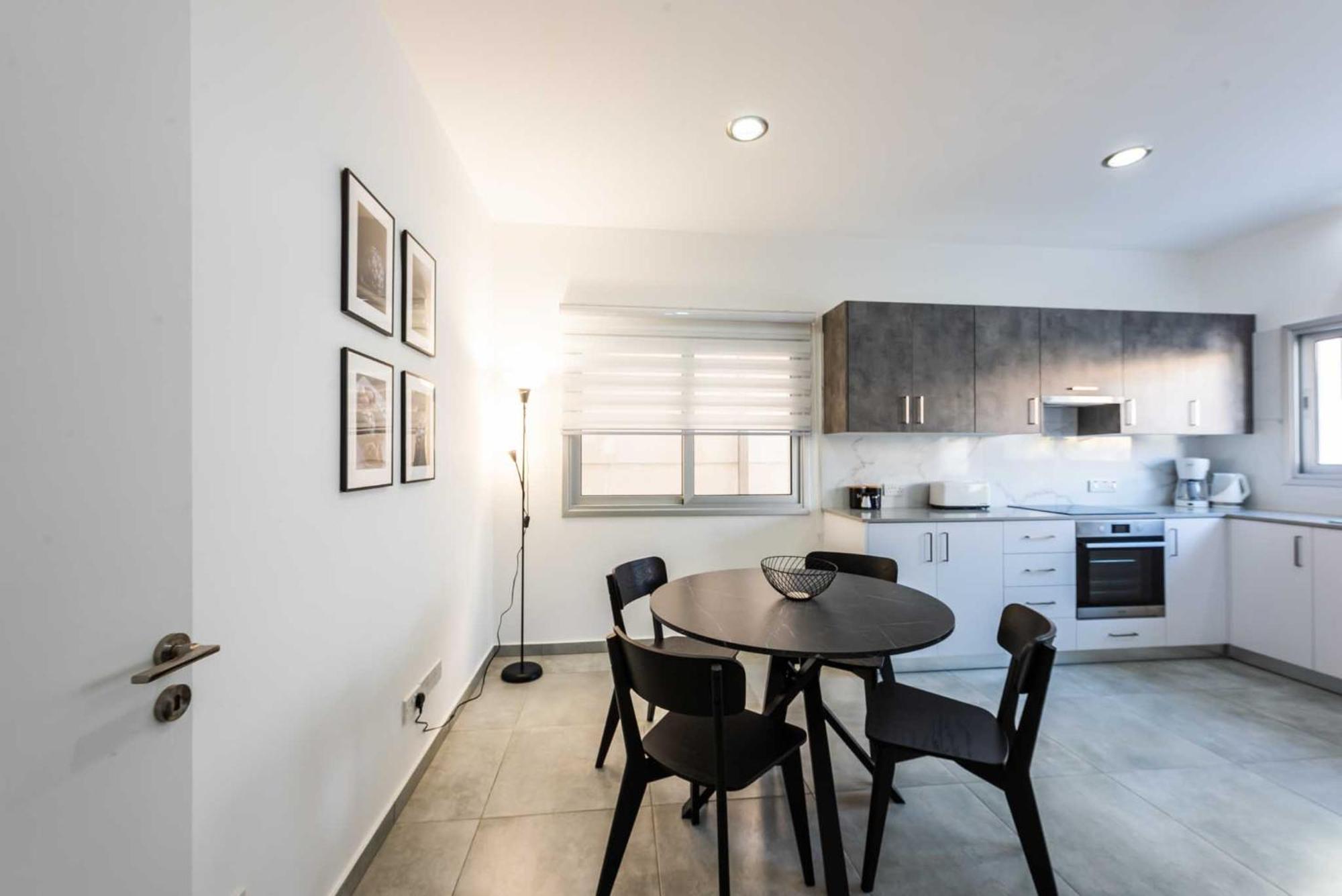 Kition City Apartments - Central Location Larnaca Ngoại thất bức ảnh