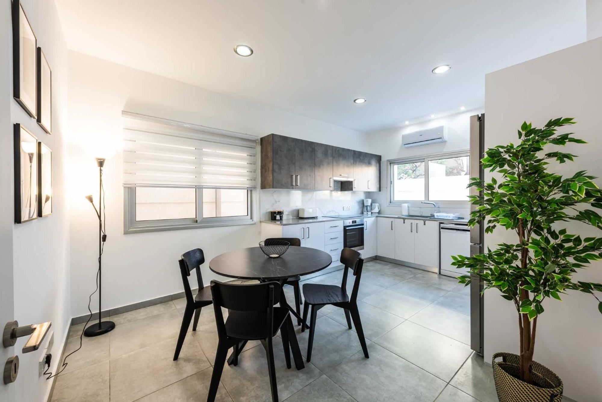 Kition City Apartments - Central Location Larnaca Ngoại thất bức ảnh